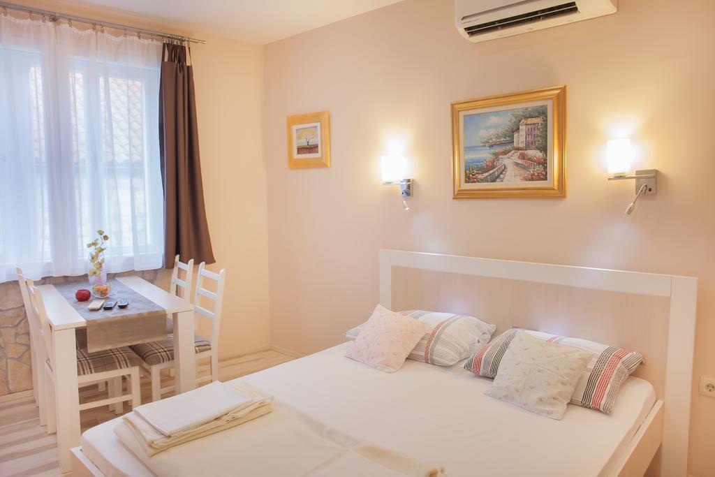 Apartment Barbara - Bojana Σίμπενικ Εξωτερικό φωτογραφία