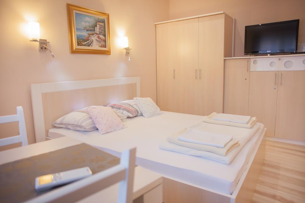 Apartment Barbara - Bojana Σίμπενικ Εξωτερικό φωτογραφία
